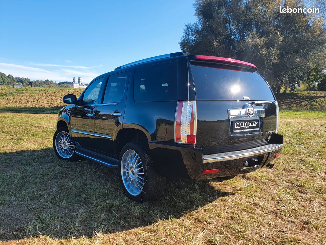 Cadillac Escalade Sport Luxury - Photo 2