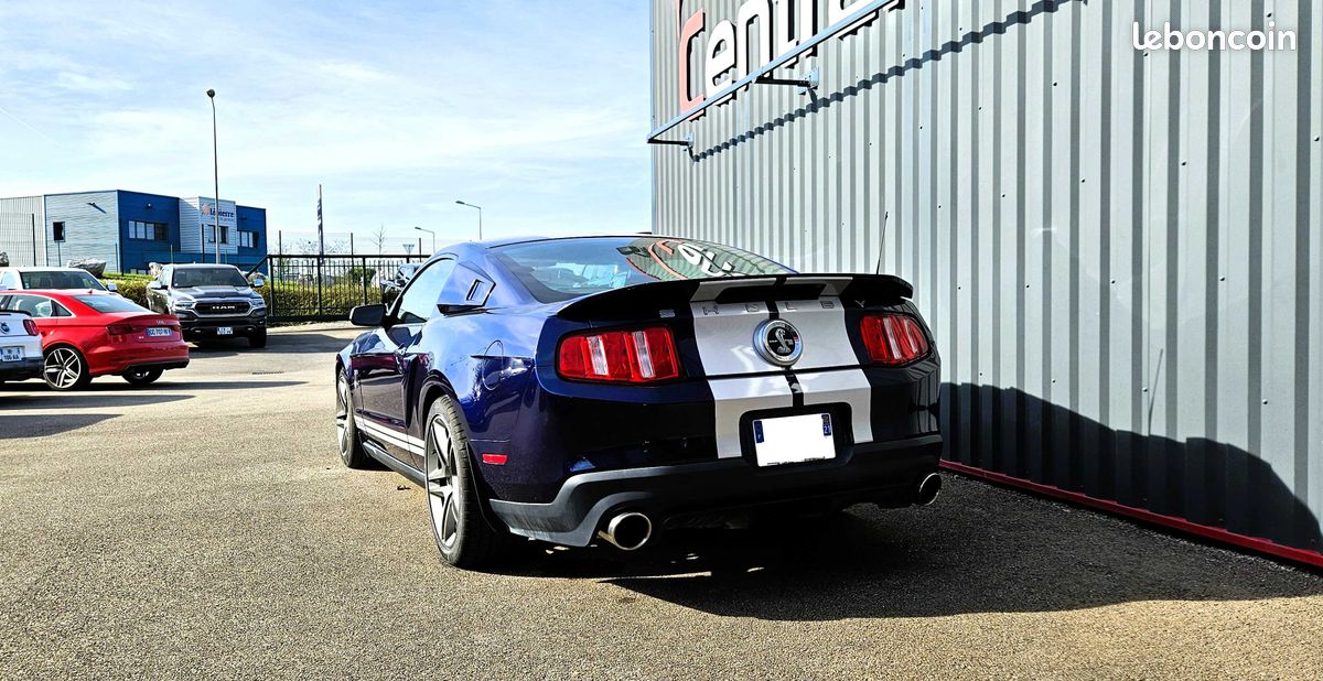 Ford Mustang SHELBY GT500 - Photo 3