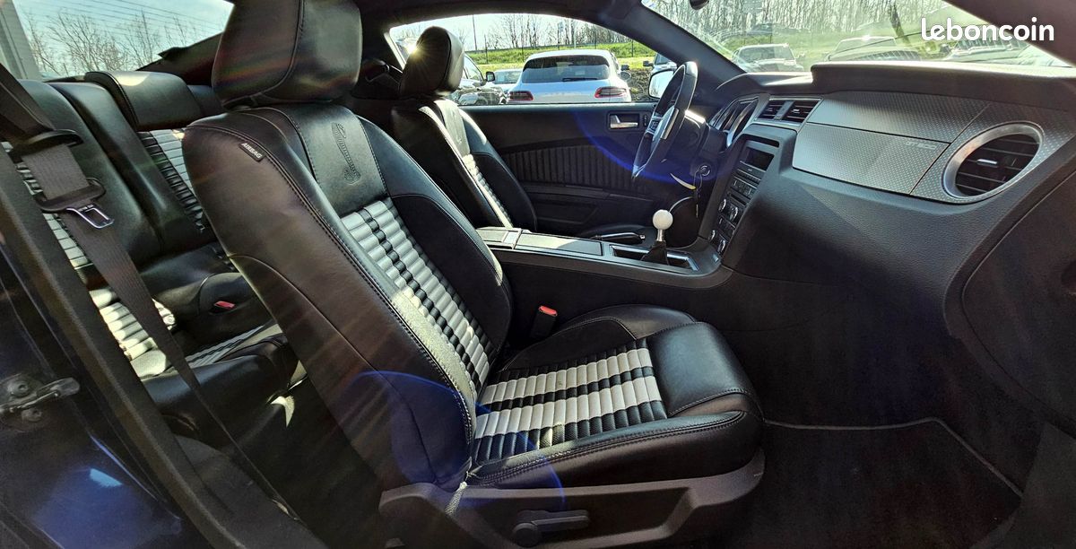Ford Mustang SHELBY GT500 - Photo 5