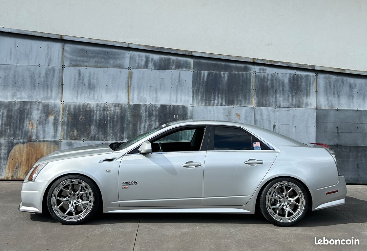 Cadillac CTS-V - Photo 2