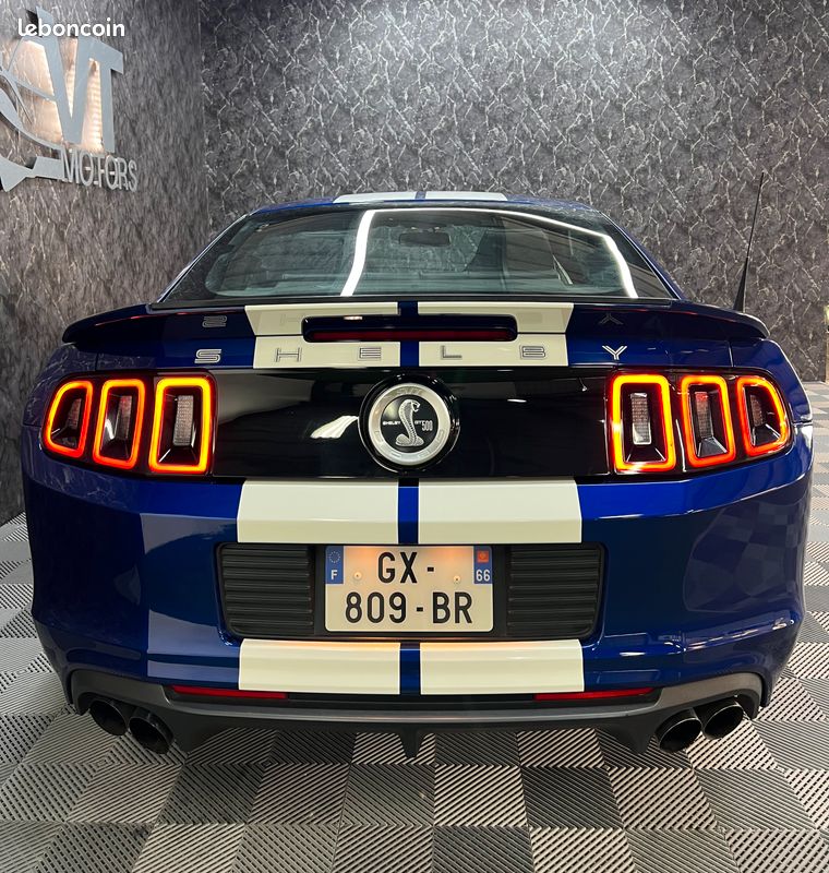 Ford Mustang Shelby GT500 - Photo 4