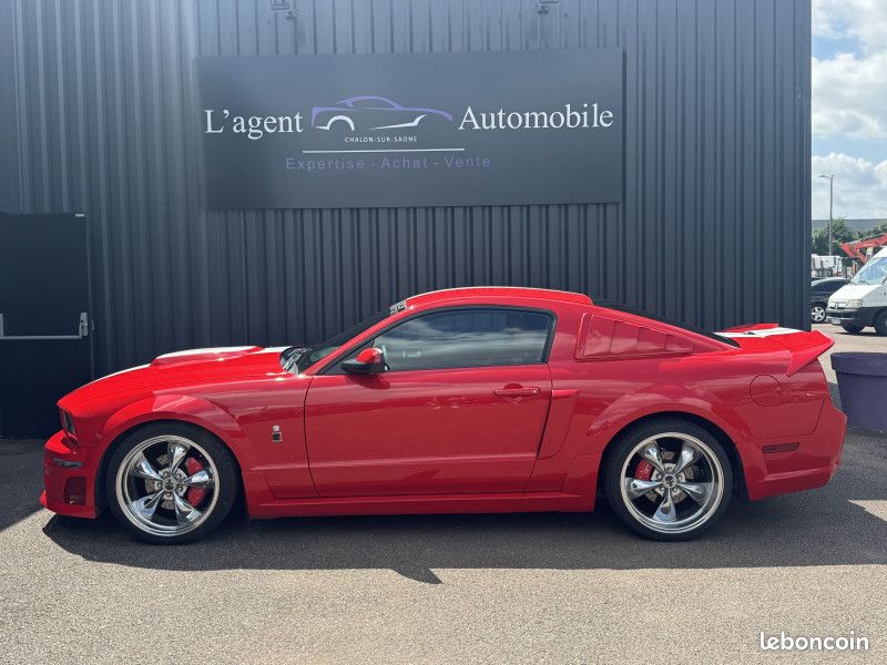 Ford Mustang GT Premium - Photo 4