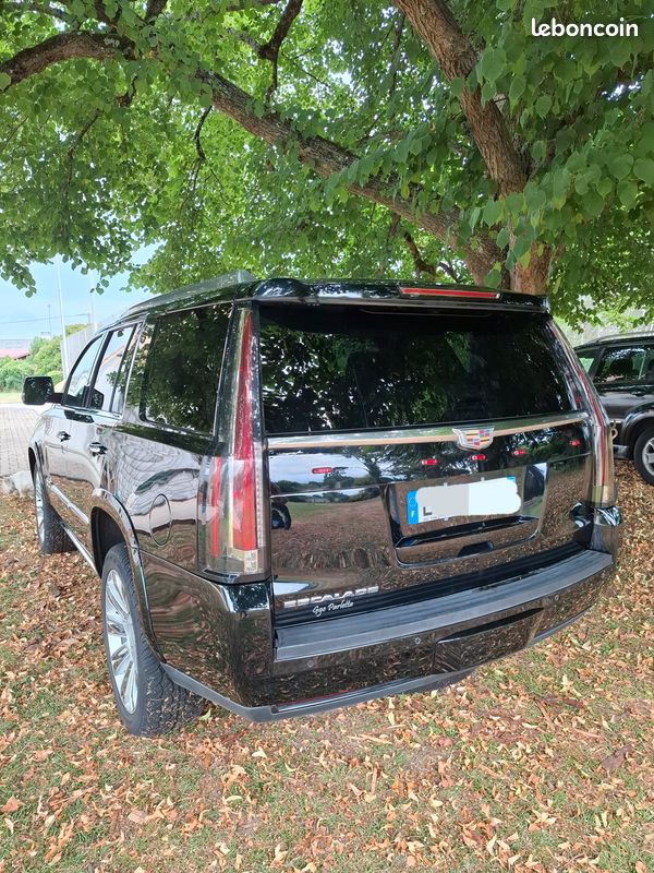 Cadillac Escalade Platinum - Photo 3
