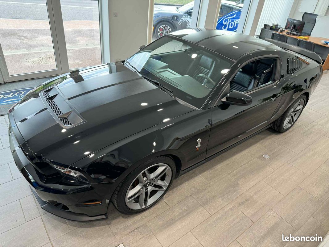 Ford Mustang Shelby GT500 - Photo 3