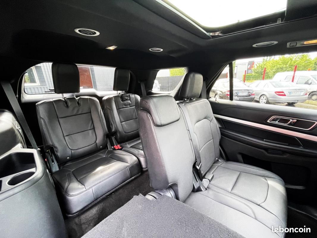 Ford Explorer Titanium XLT - Photo 10