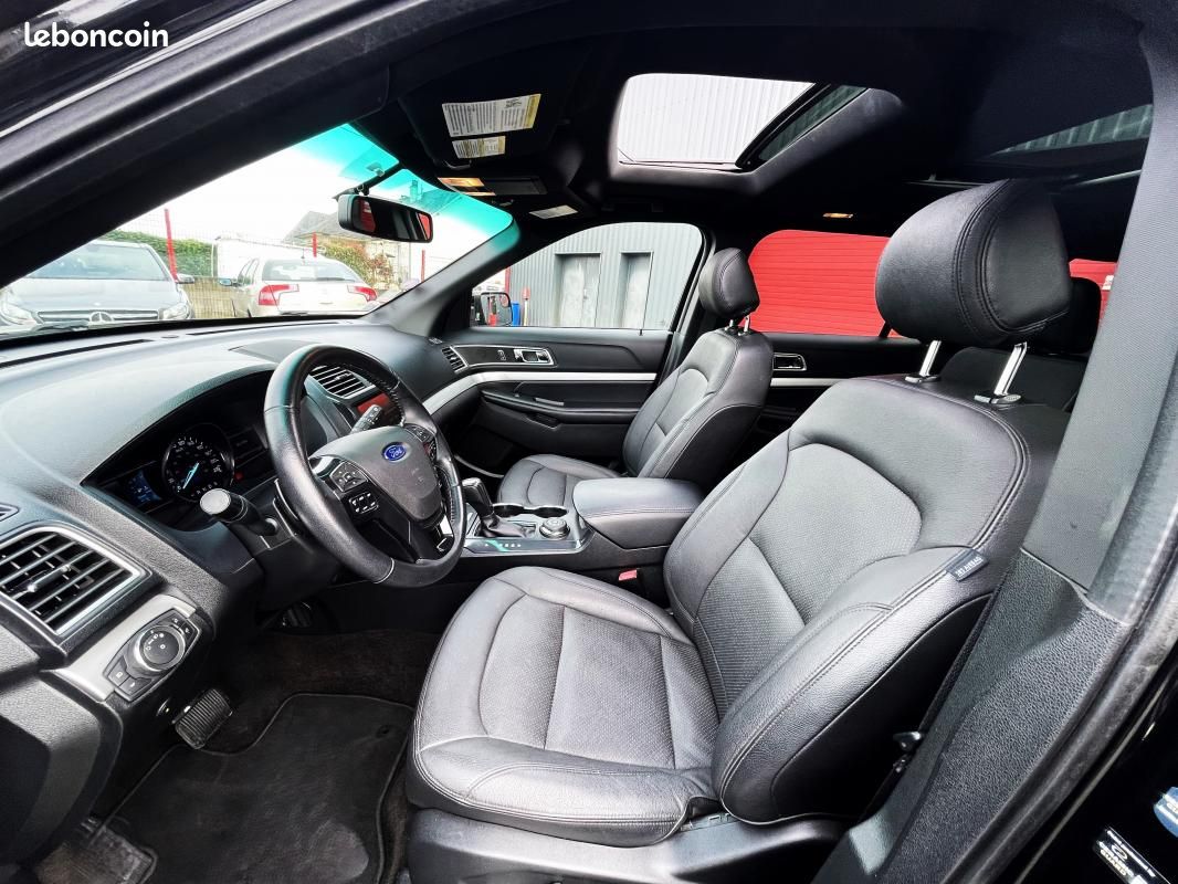 Ford Explorer Titanium XLT - Photo 6