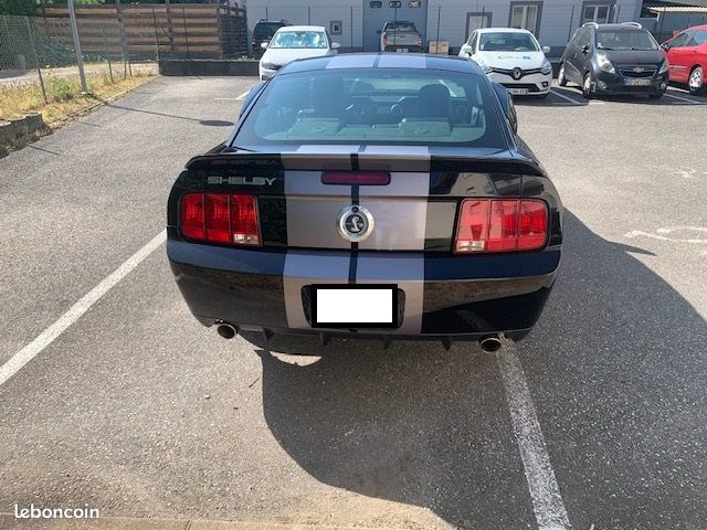 Ford Mustang Shelby GT500 - Photo 2